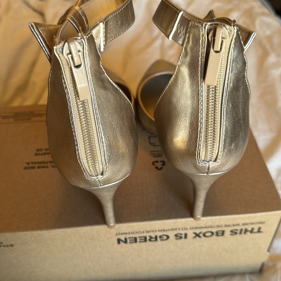 CL by Chinese Laundry “Outgoing Pump” Gold moonlight Metallic Color Size 8.5/39 - Picture 11 of 15